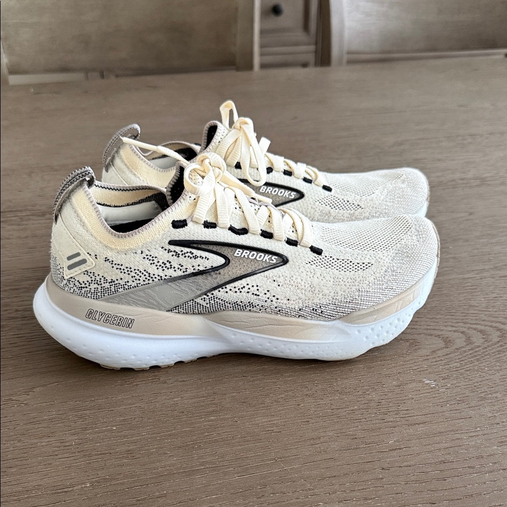 Brooks Glycerin 21 Stealthfit Women's Beige Athletic Shoes